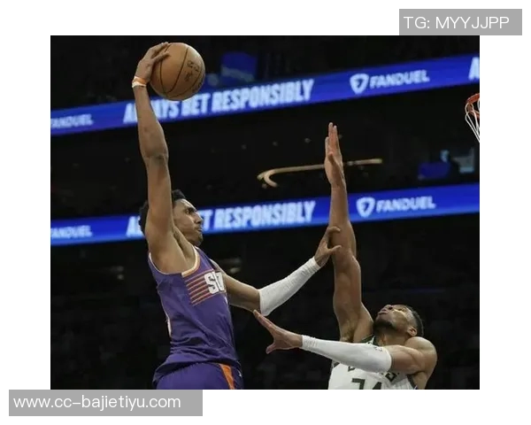 布克盛赞吉莱斯皮夏季刻苦训练成果三分命中率达到429