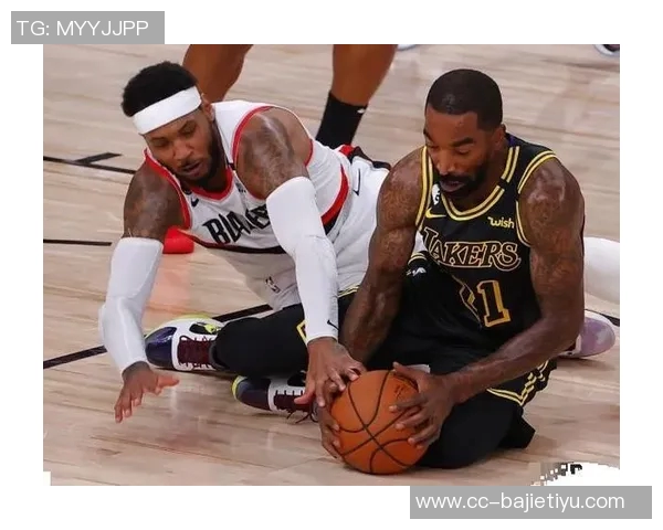 怀特首节火力全开半场贡献18分3板3助表现抢眼状态火热